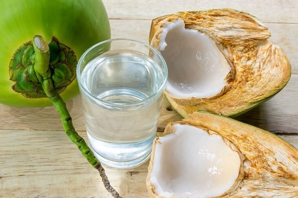 Đau dạ dày uống nước dừa được không